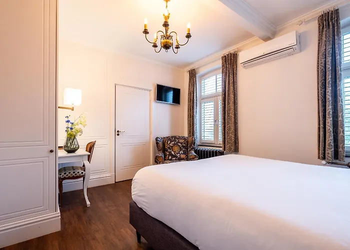 Restaurant Cafe Parkzicht Отель 2*